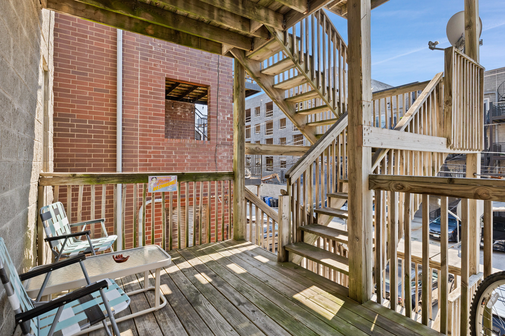 1522 N Bosworth Avenue Unit: 2