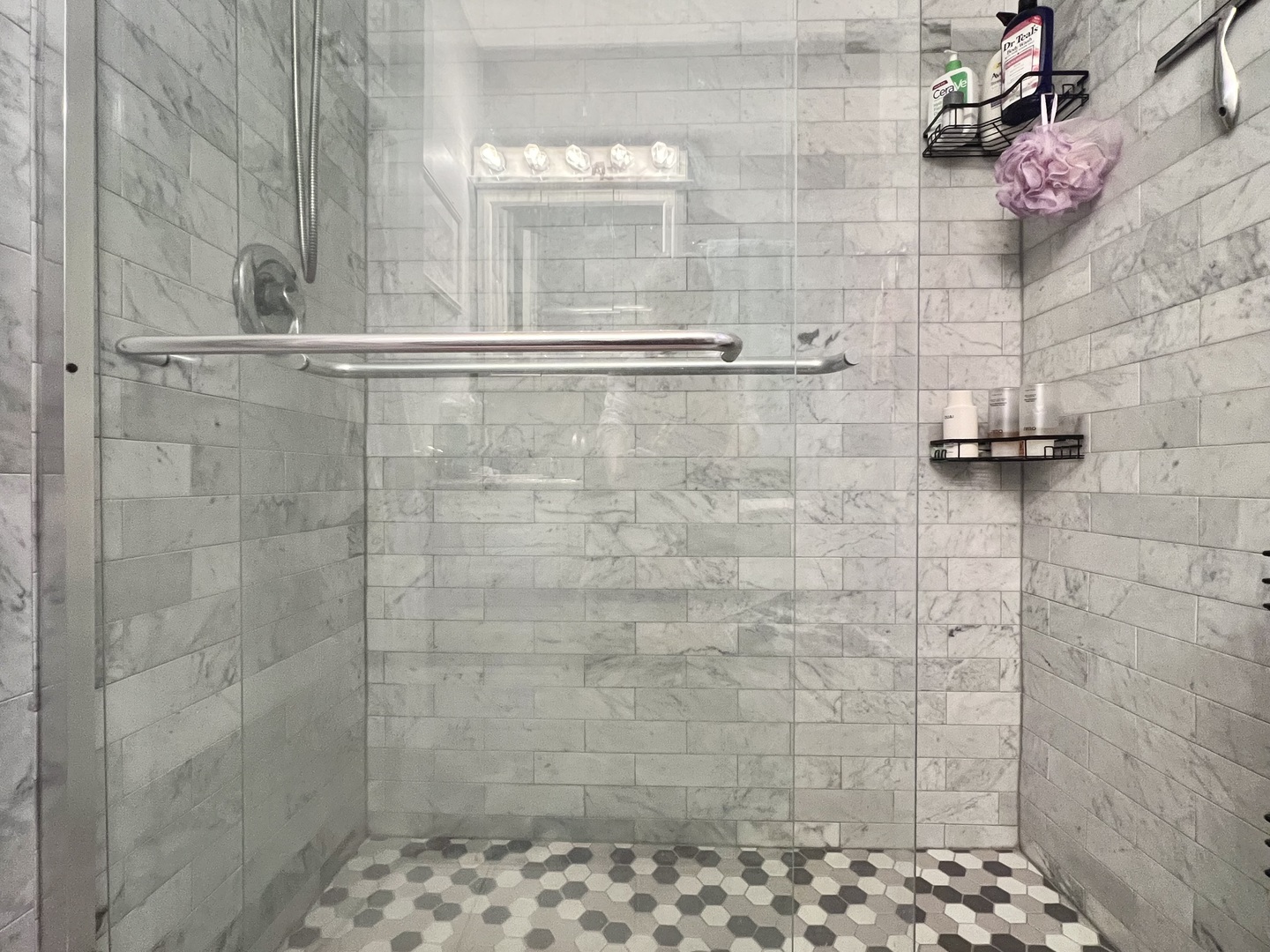 1522 N Bosworth Avenue Unit: 2