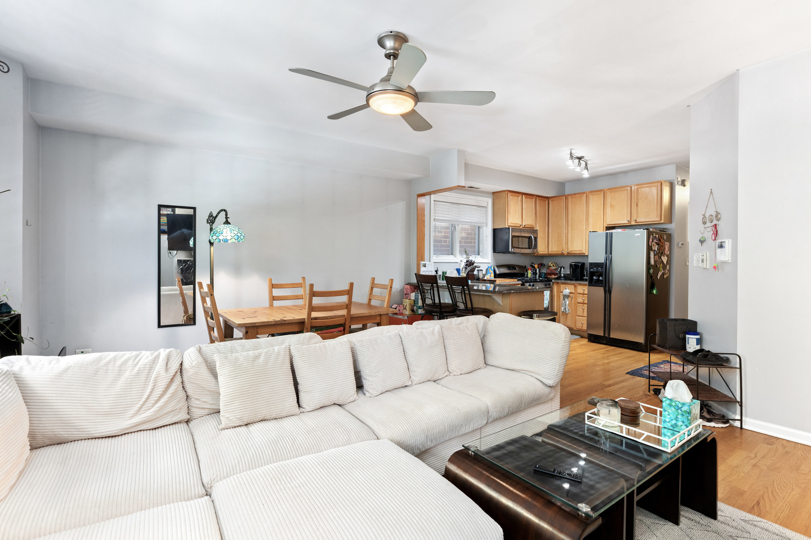 1522 N Bosworth Avenue Unit: 2