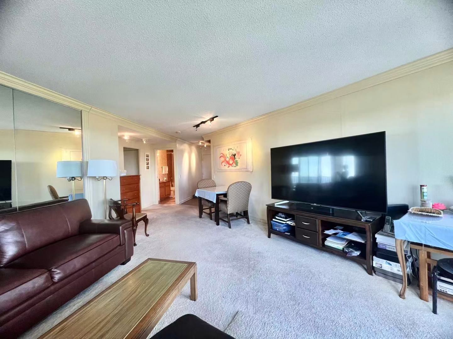 5320 N Sheridan Road Unit: 2203