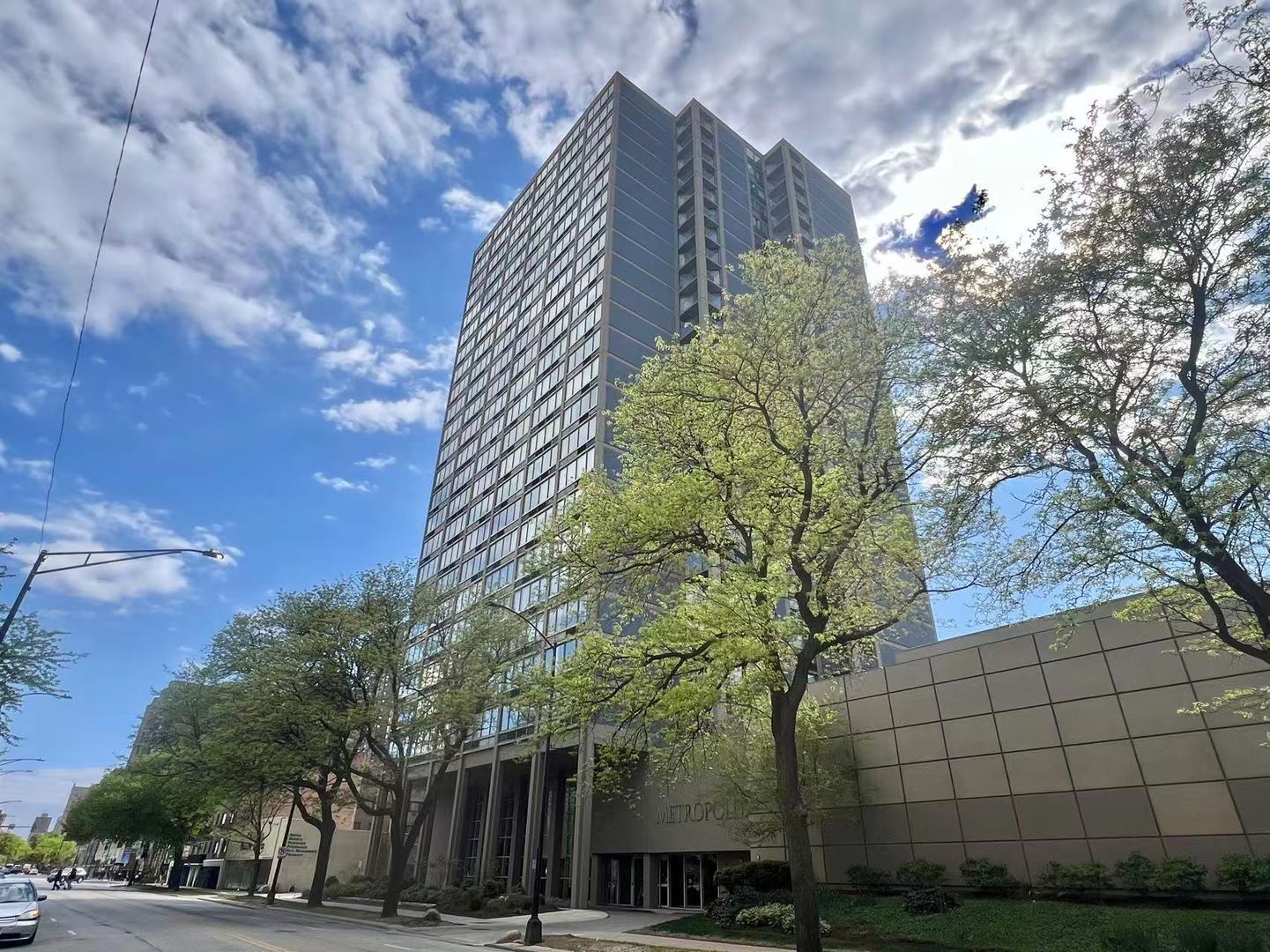 5320 N Sheridan Road Unit: 2203