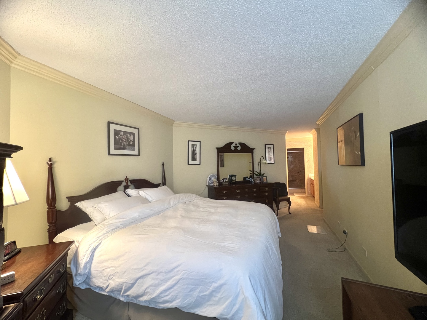 5320 N Sheridan Road Unit: 2203