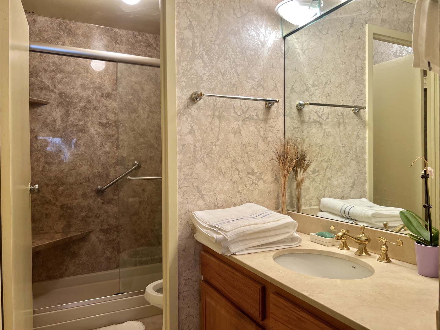 5320 N Sheridan Road Unit: 2203