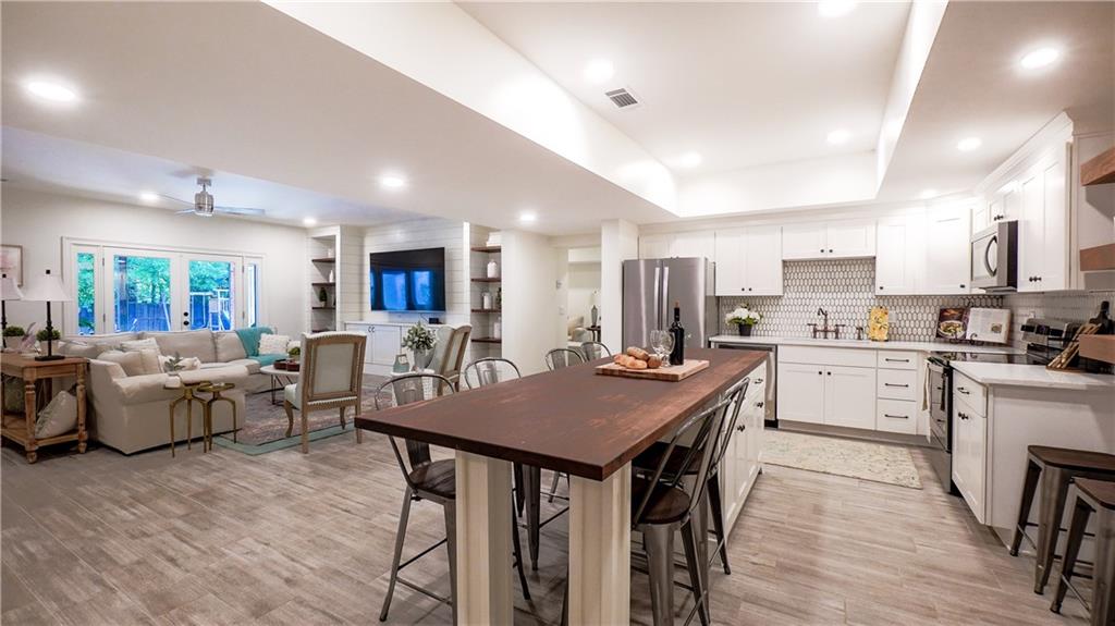 9075 Ivyshaw Landing