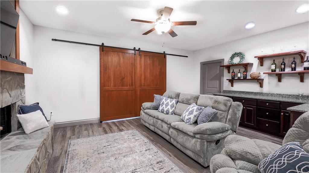 3619 Majestic Oak Drive SW