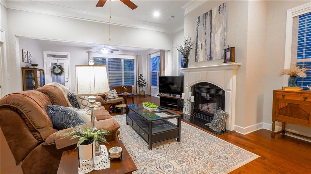 3619 Majestic Oak Drive SW