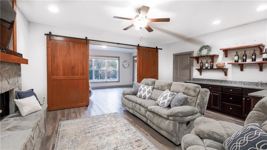 3619 Majestic Oak Drive SW