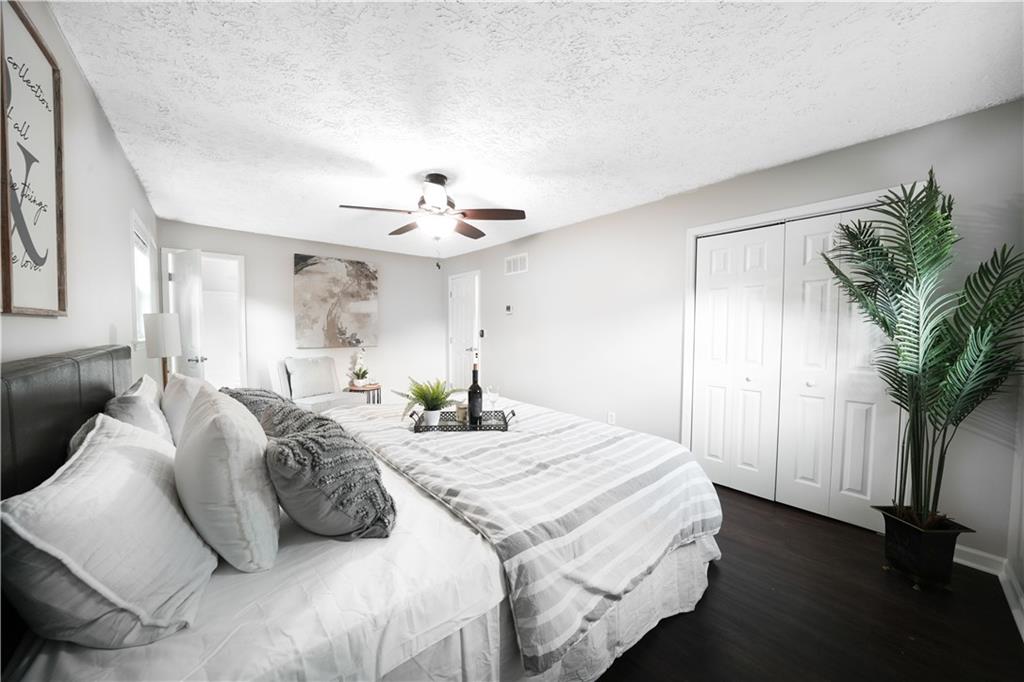 2365 S Cherokee Lane