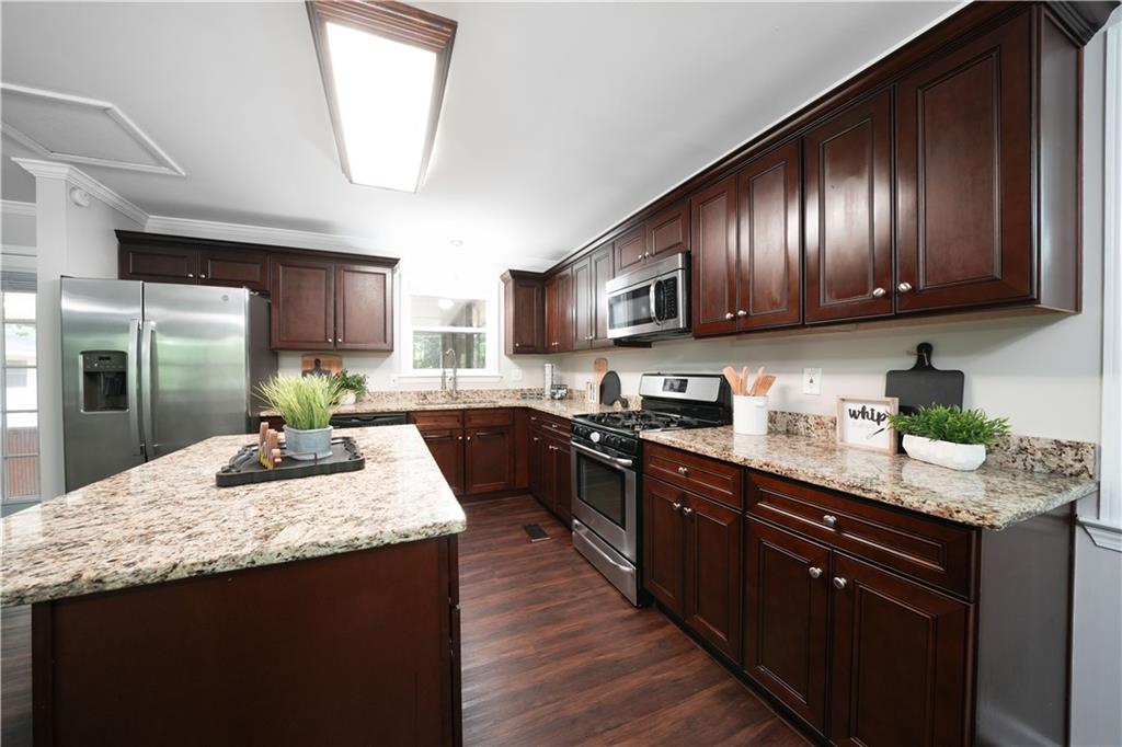 2365 S Cherokee Lane