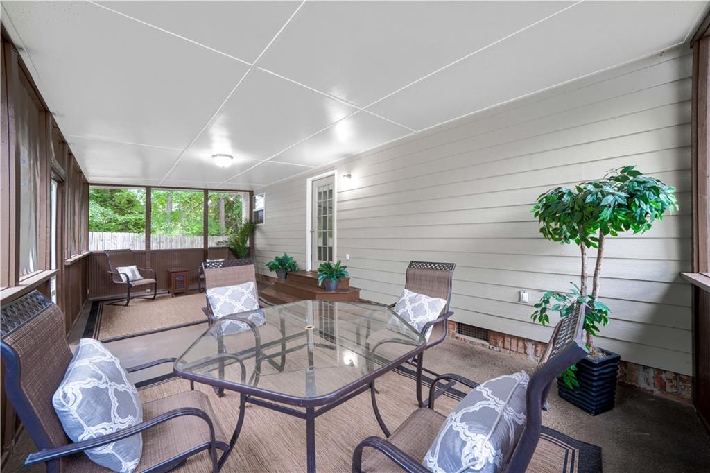 2365 S Cherokee Lane