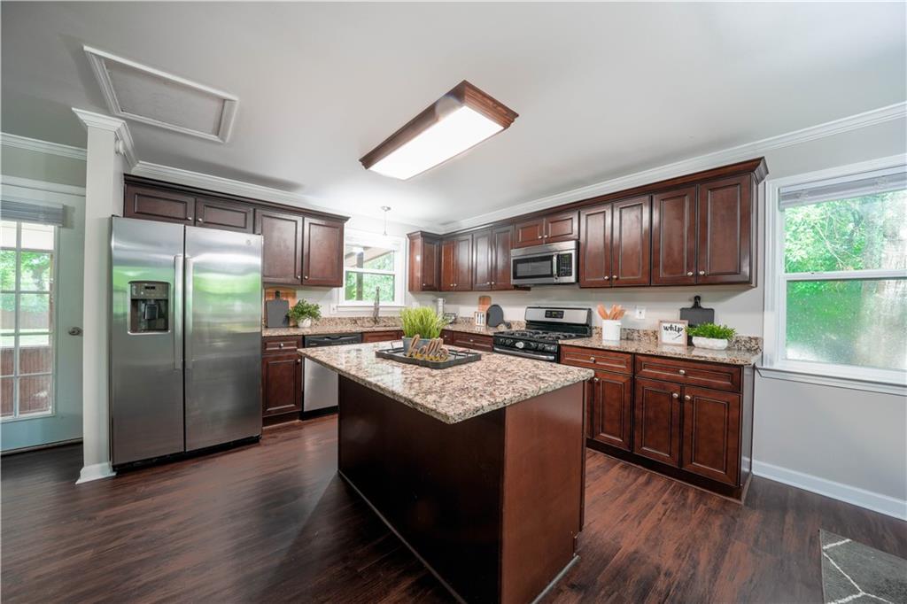 2365 S Cherokee Lane