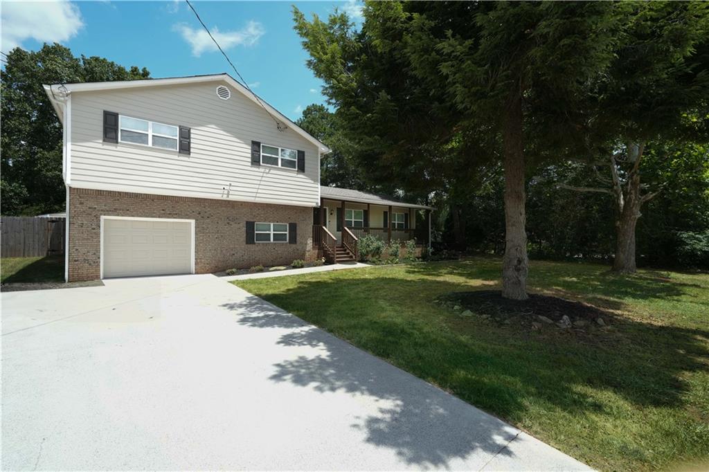 2365 S Cherokee Lane