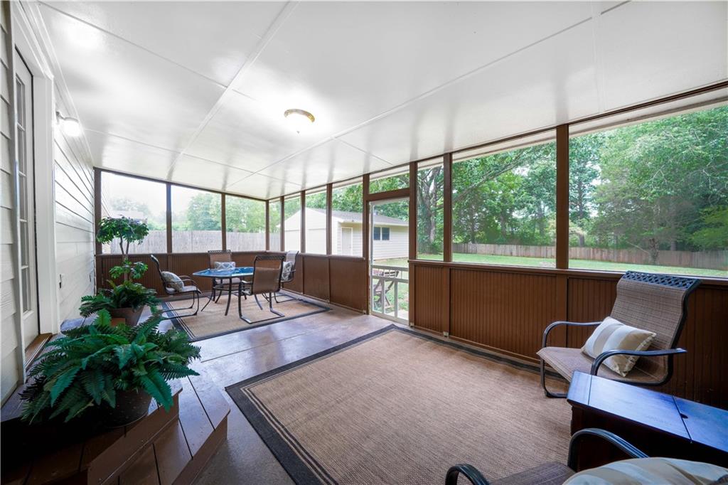 2365 S Cherokee Lane