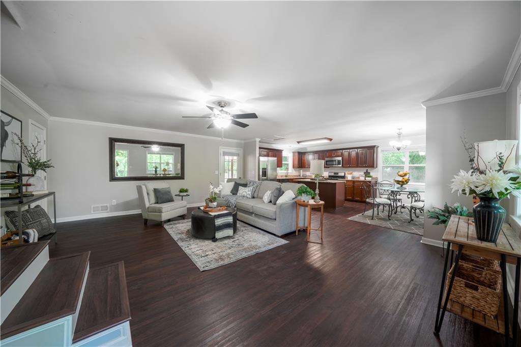 2365 S Cherokee Lane