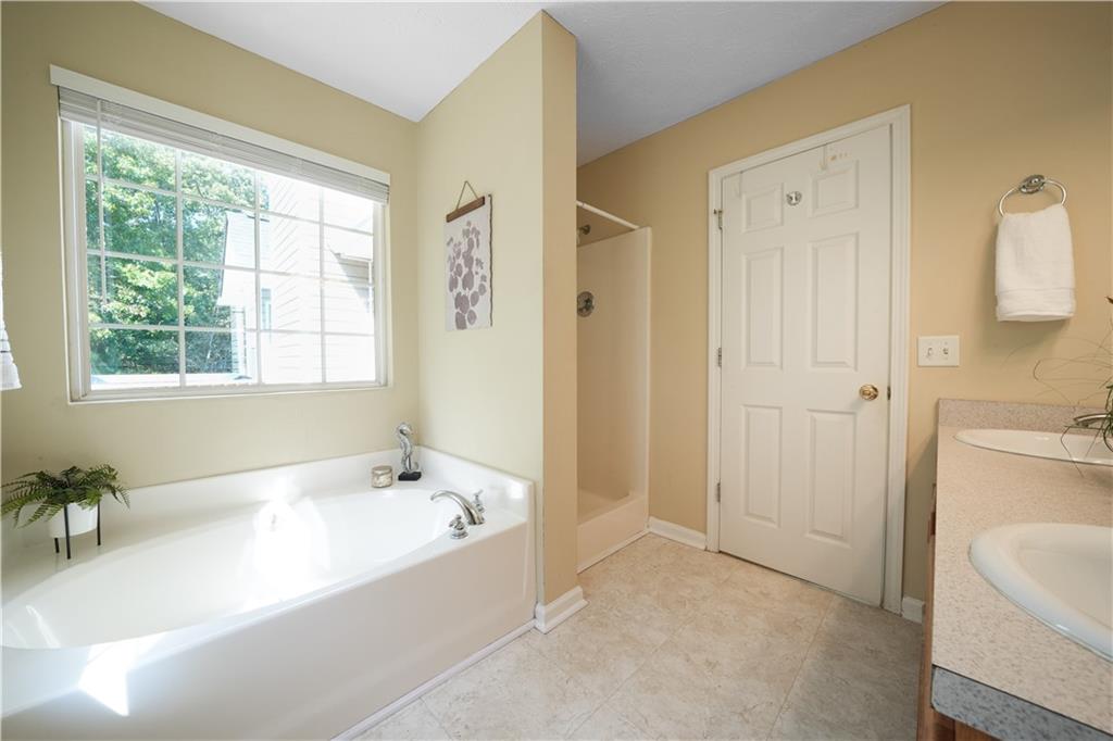 6820 Cedar Ridge Drive