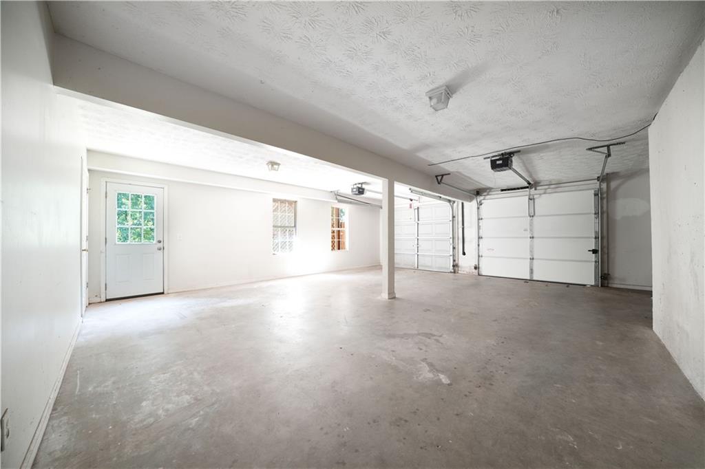 6820 Cedar Ridge Drive