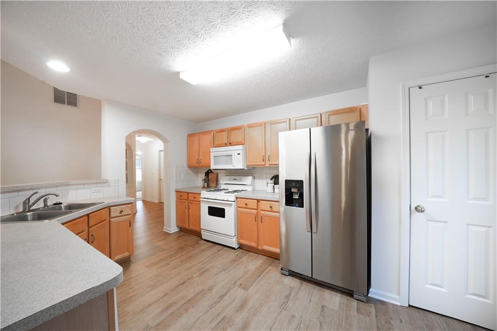 3025 Heatherbrook Trace