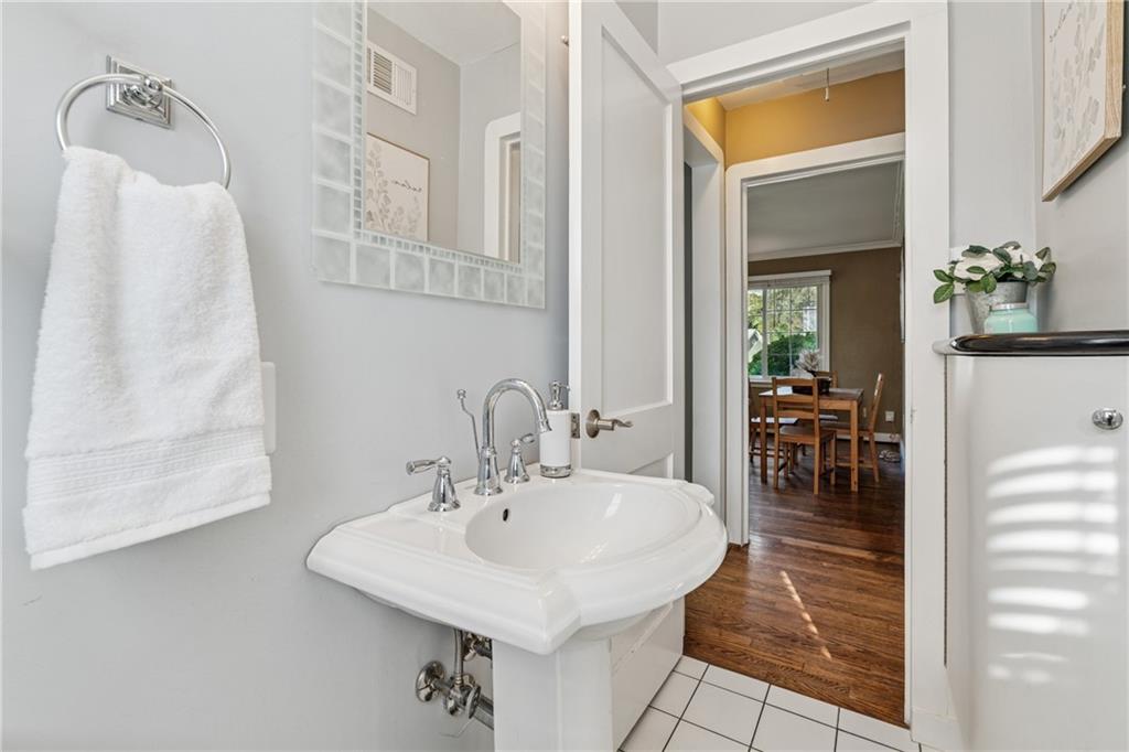 1911 Woodland Hills Avenue NW