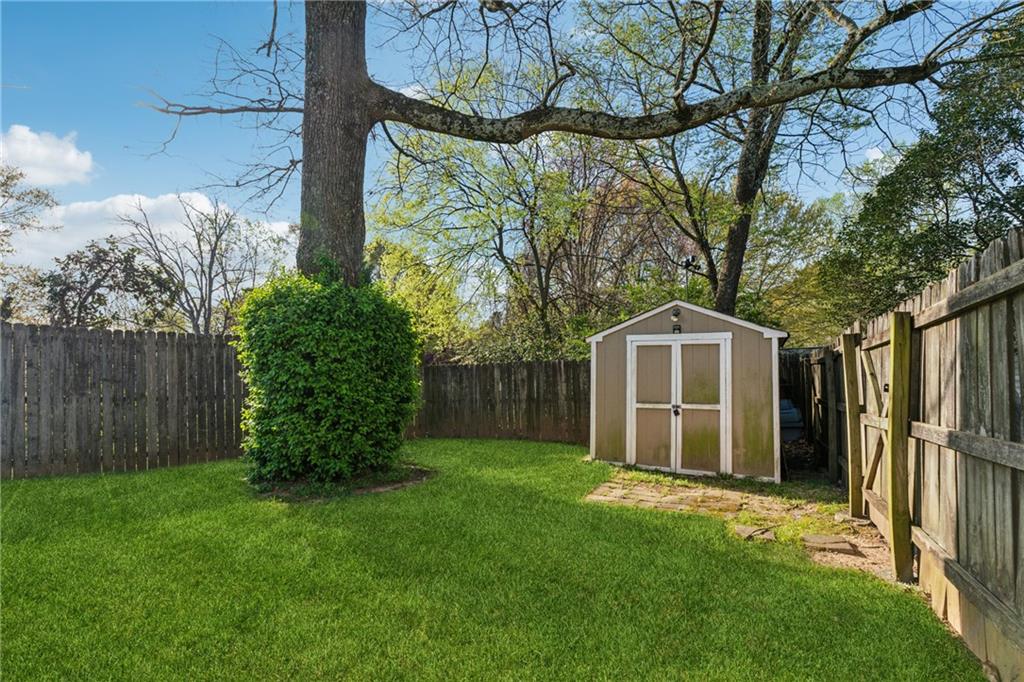 1911 Woodland Hills Avenue NW