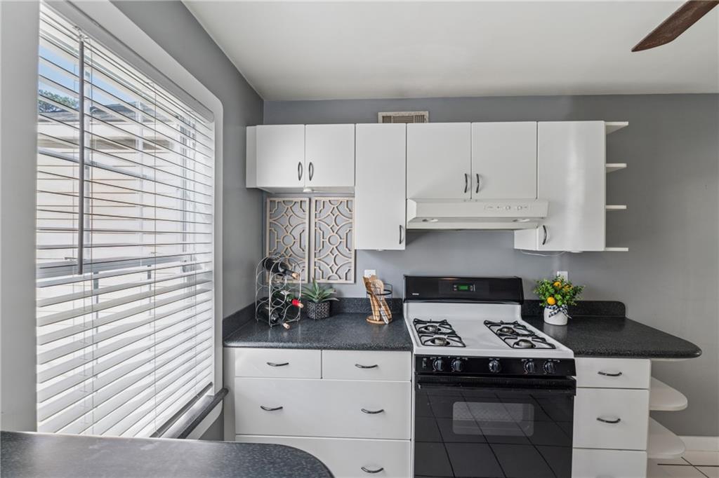 1911 Woodland Hills Avenue NW