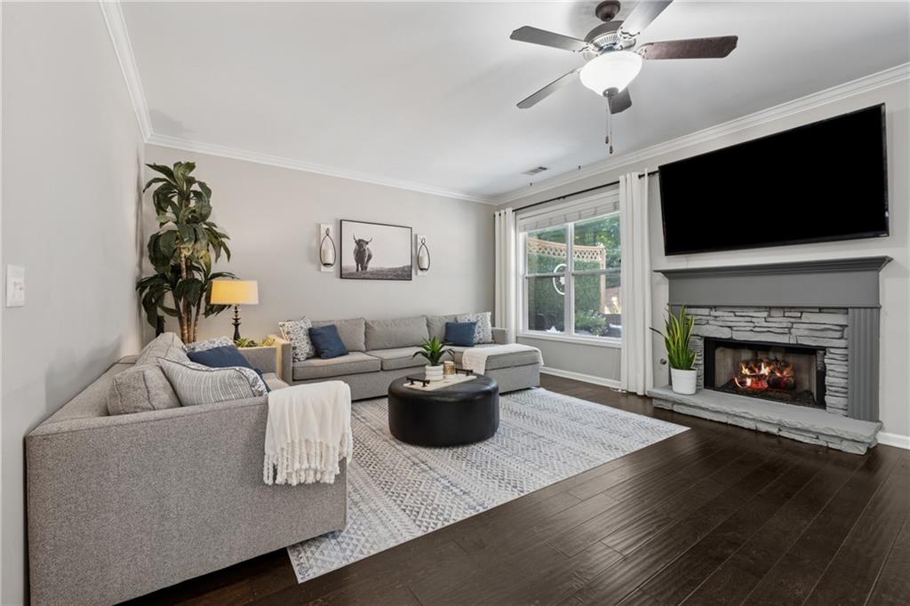 1076 Firethorne Pass