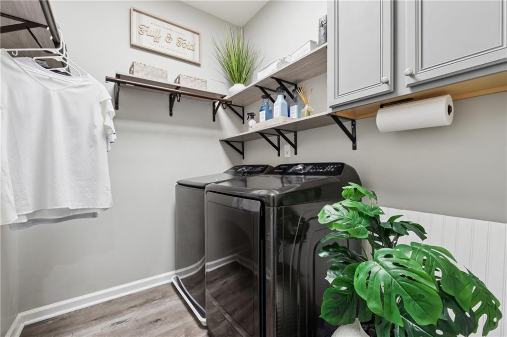 1076 Firethorne Pass