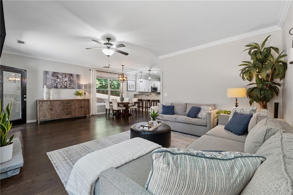 1076 Firethorne Pass