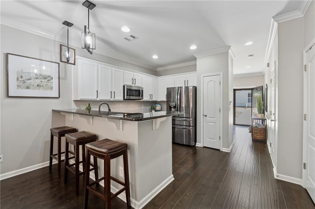 1076 Firethorne Pass