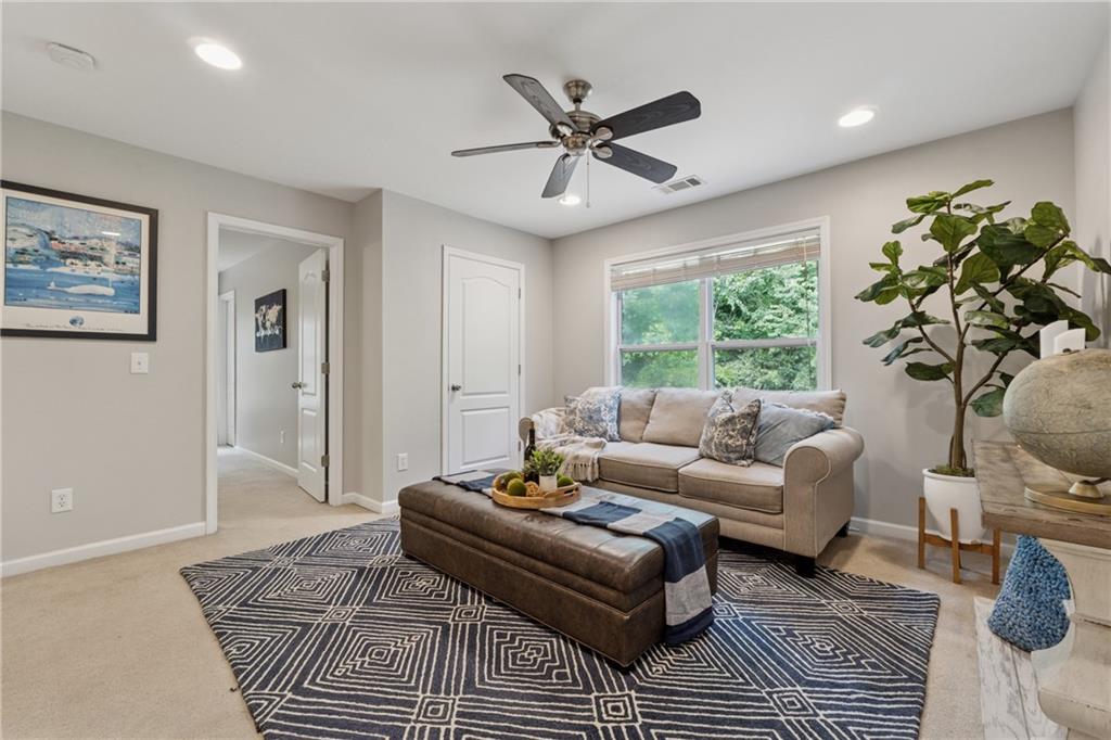 1076 Firethorne Pass