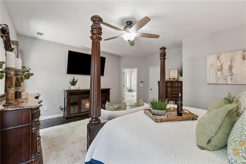 1076 Firethorne Pass