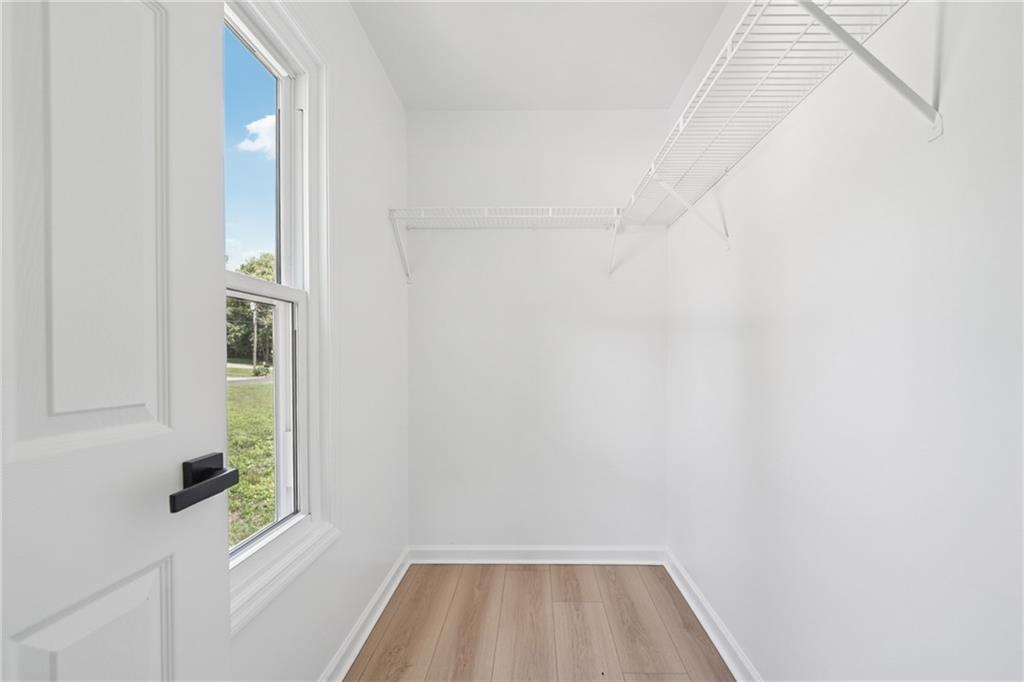 5825 Rolling Oaks Drive