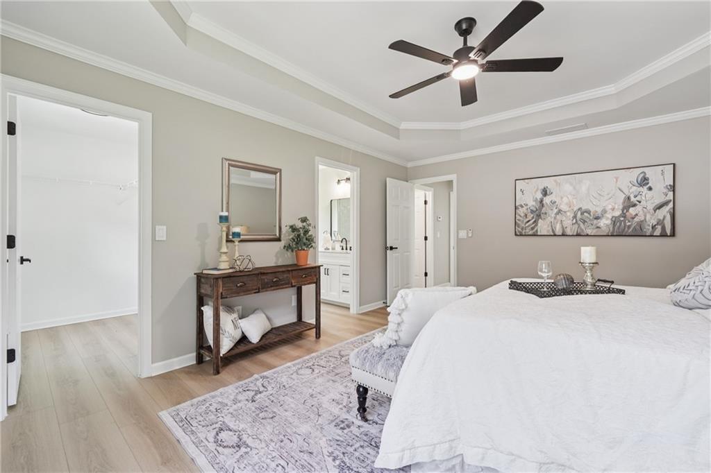 5825 Rolling Oaks Drive