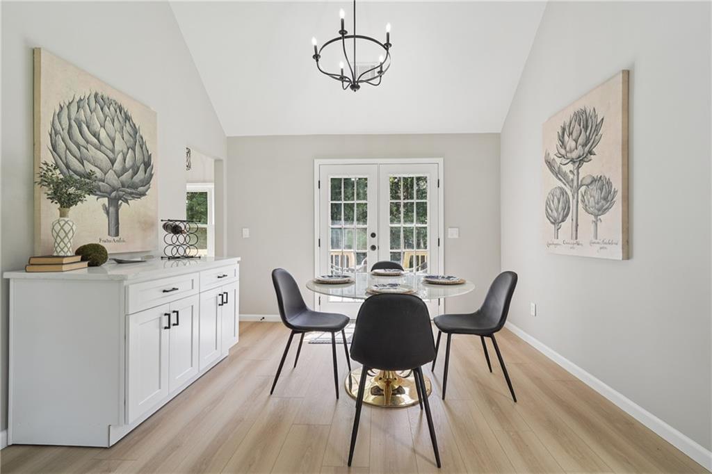 5825 Rolling Oaks Drive