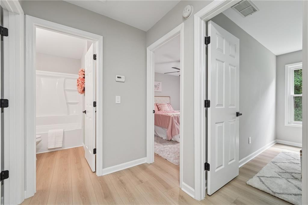 5825 Rolling Oaks Drive