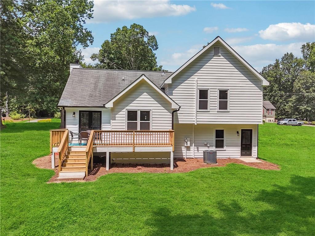 5825 Rolling Oaks Drive