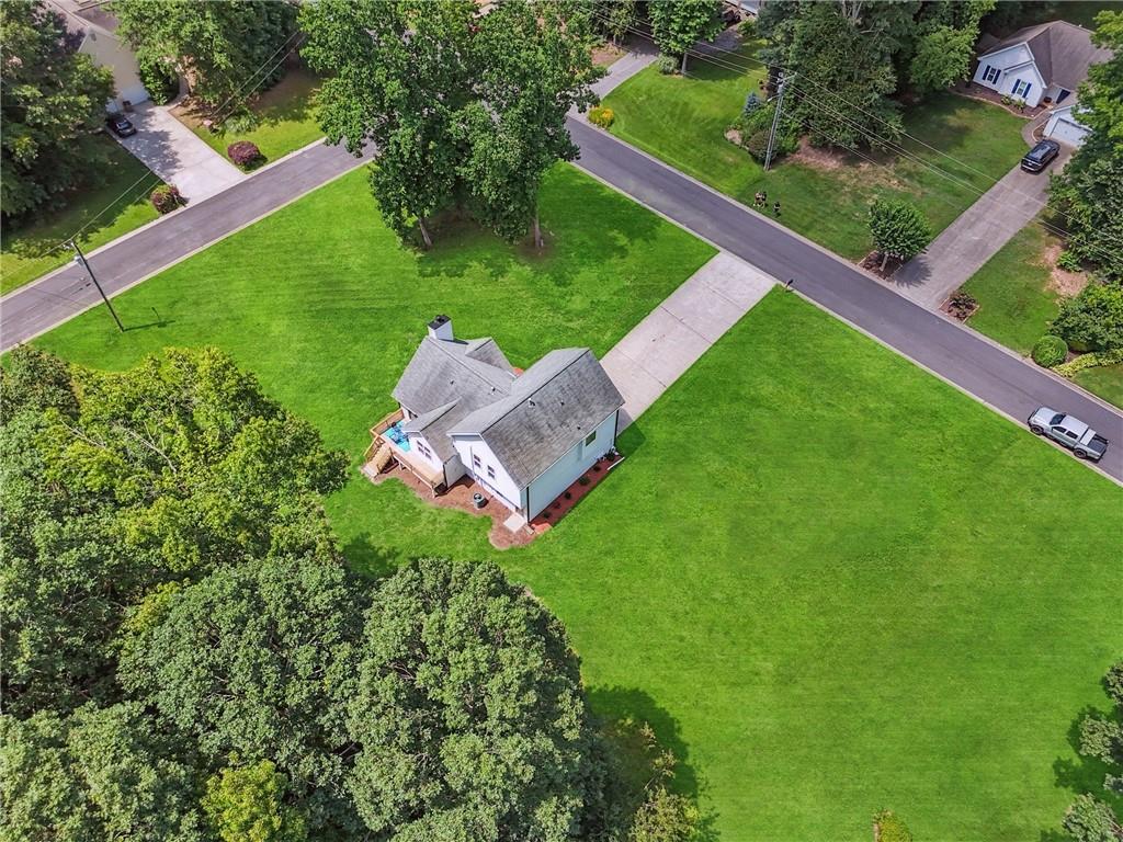 5825 Rolling Oaks Drive