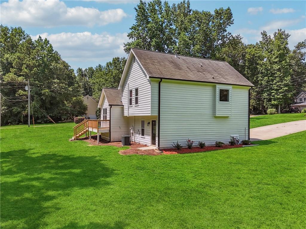 5825 Rolling Oaks Drive