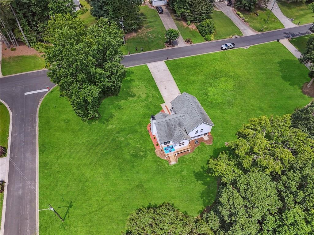 5825 Rolling Oaks Drive