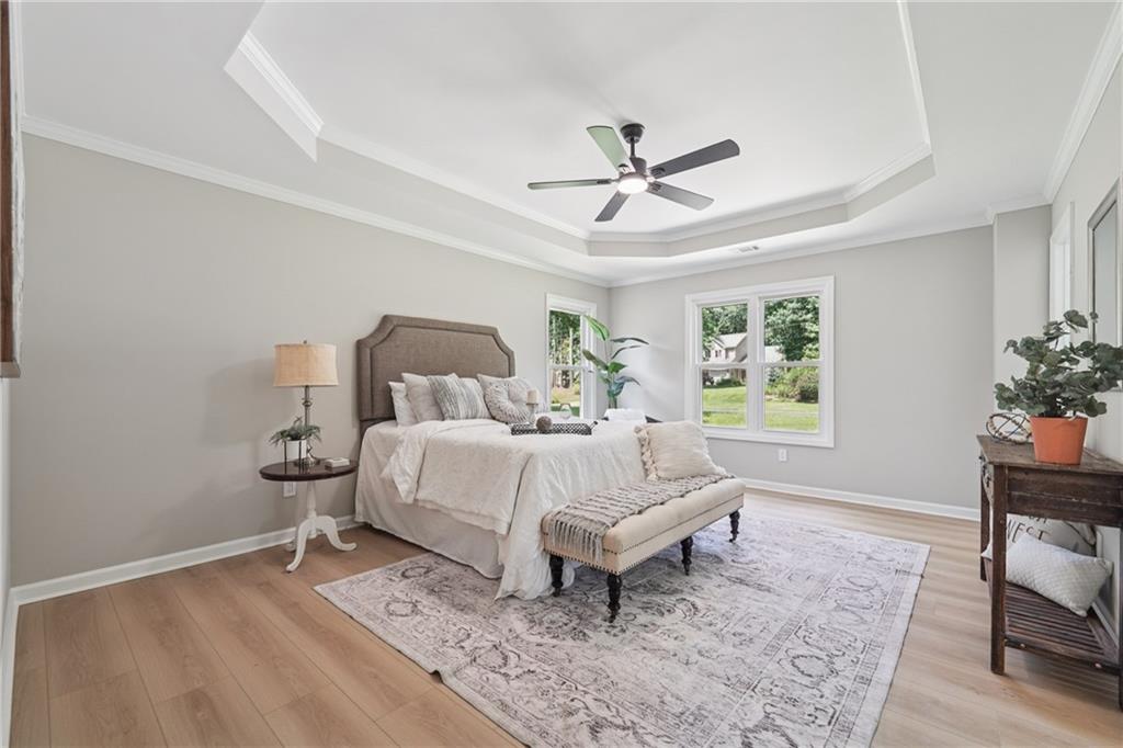 5825 Rolling Oaks Drive