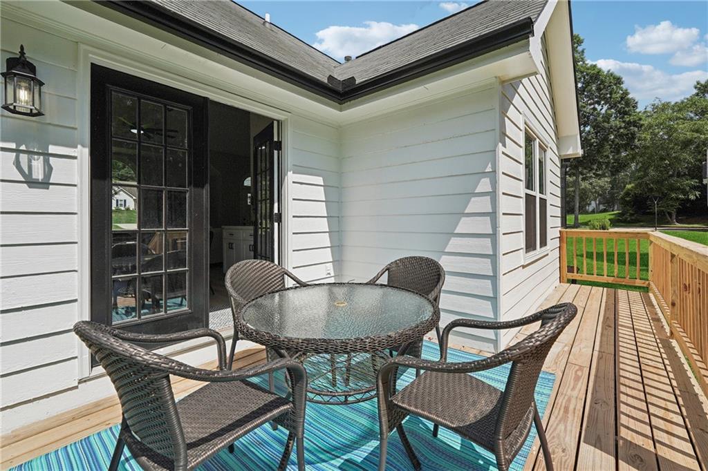 5825 Rolling Oaks Drive