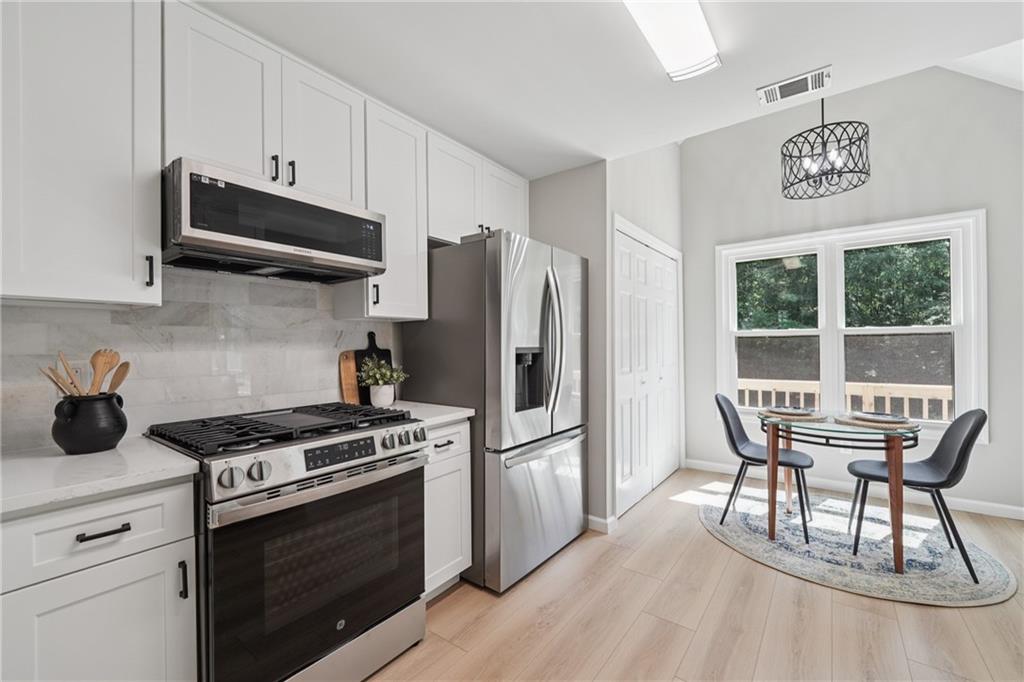 5825 Rolling Oaks Drive