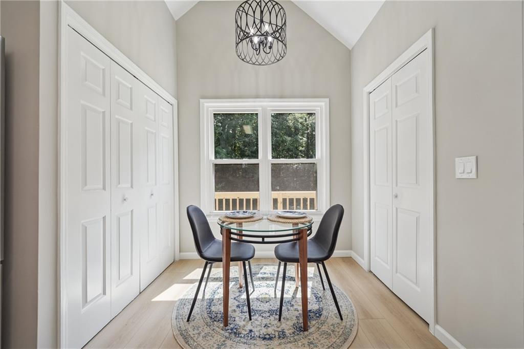 5825 Rolling Oaks Drive