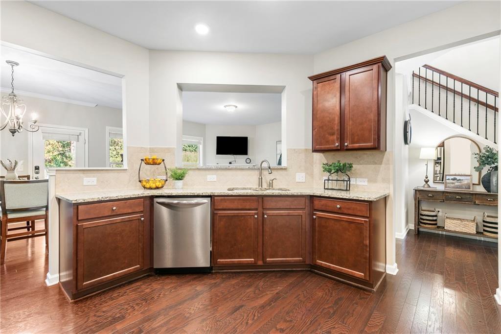 1655 Hampton Oaks Drive