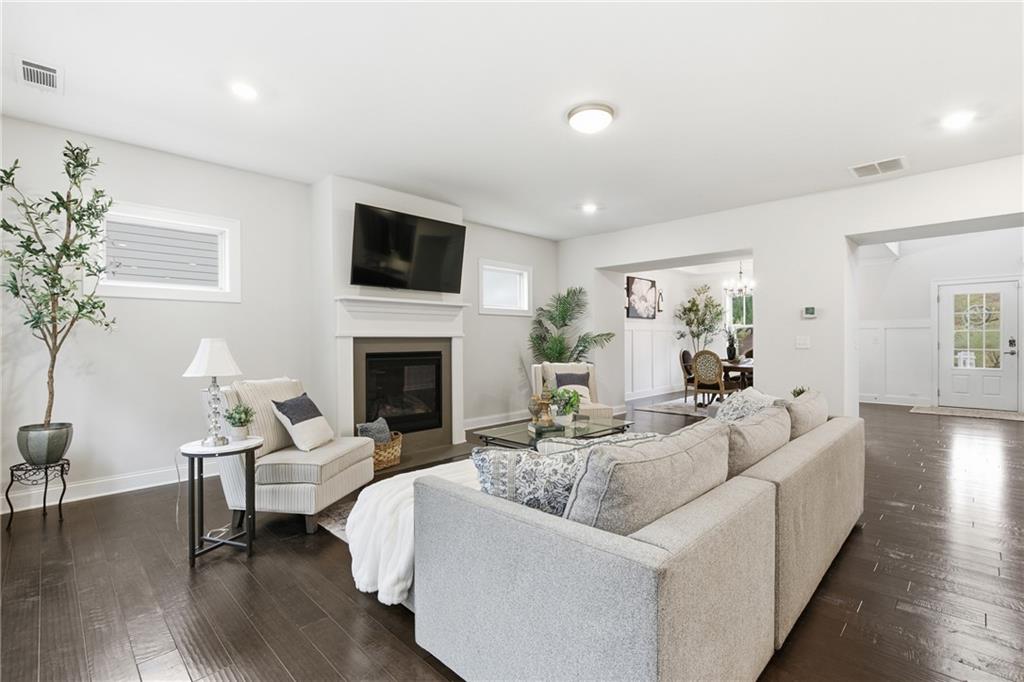 3435 Summerdale Walk