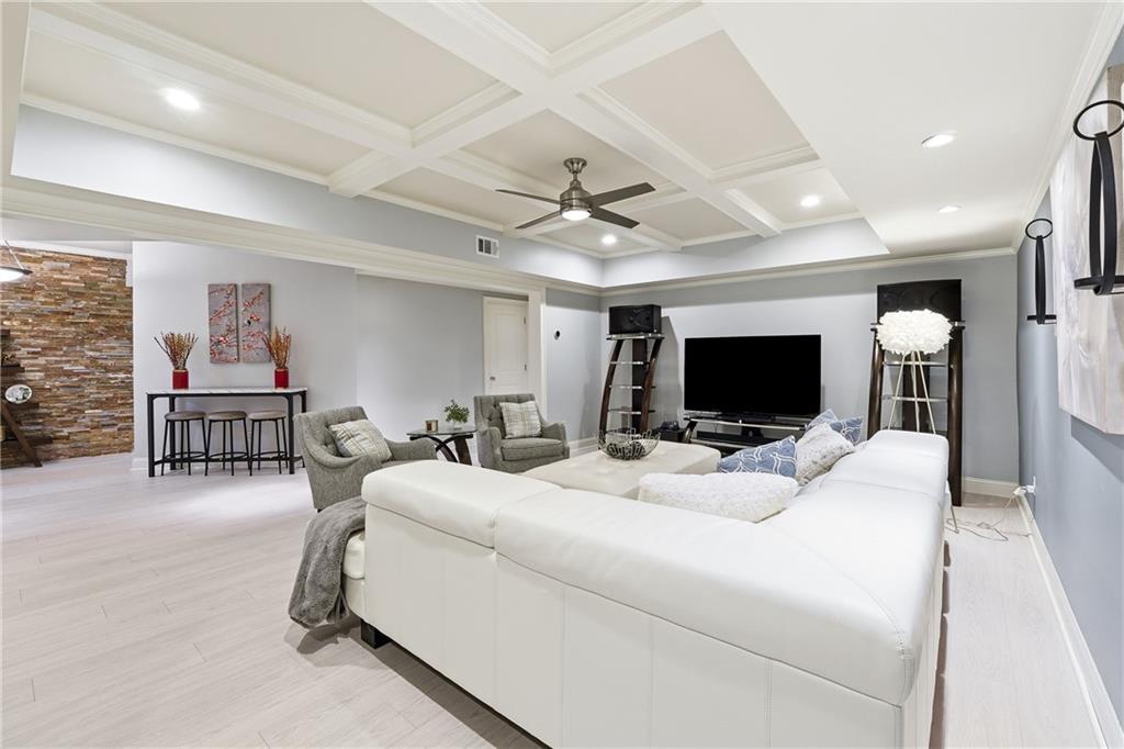 2347 Lake Ridge Terrace