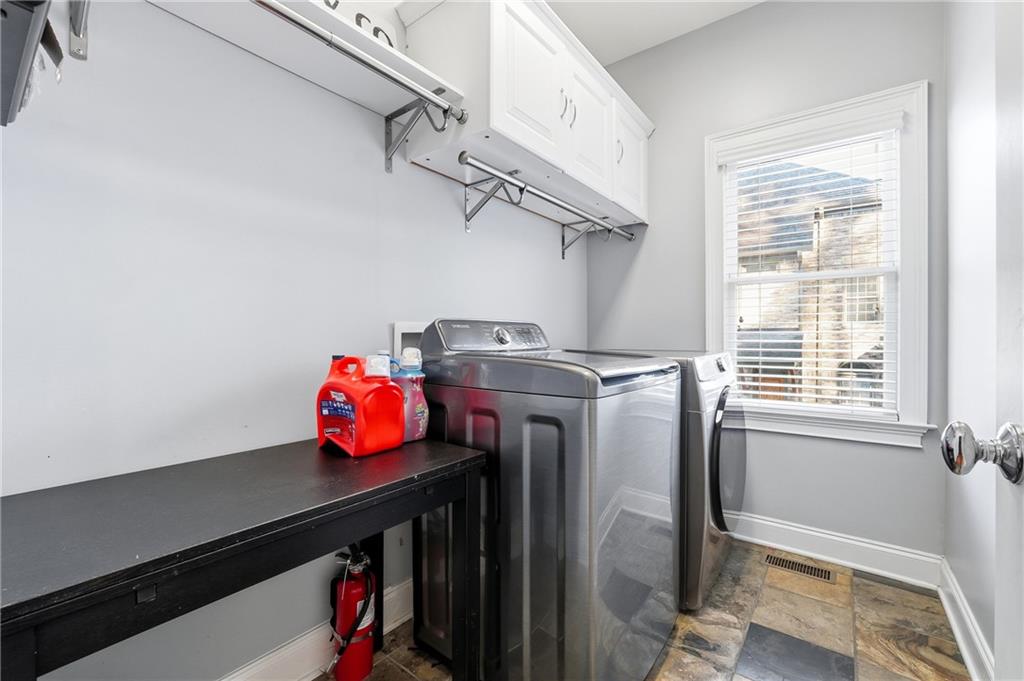 2347 Lake Ridge Terrace