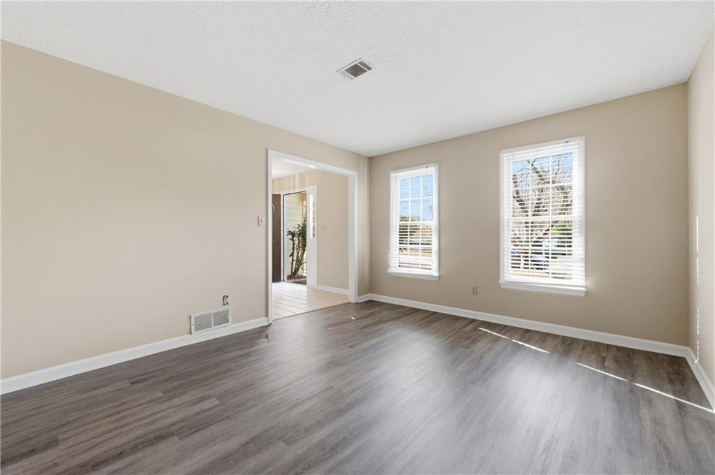 4056 Longford Drive NE