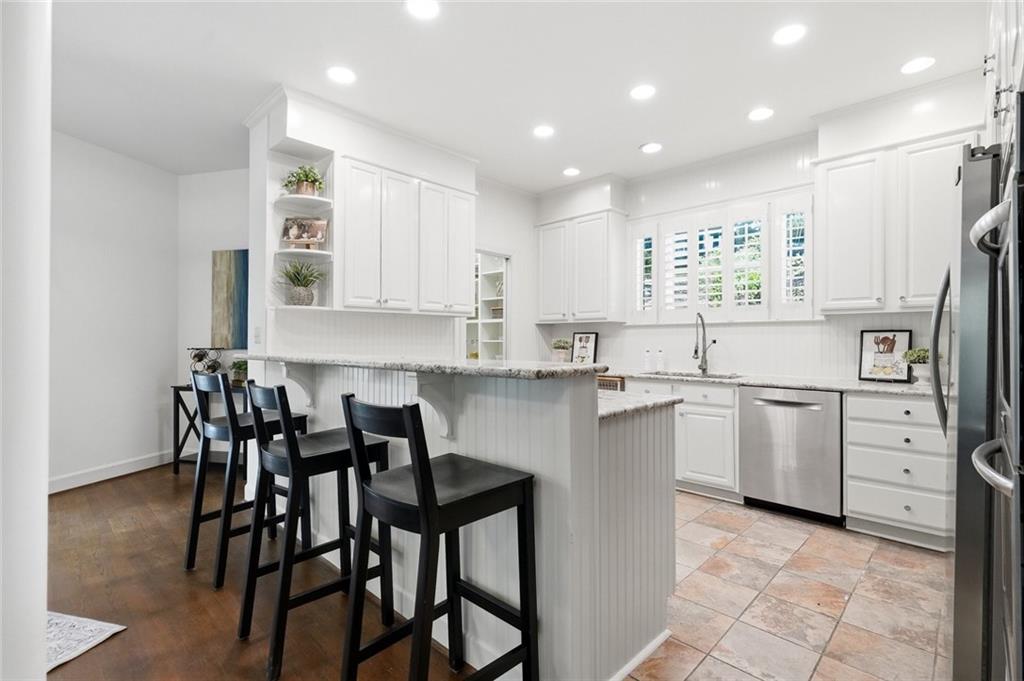 380 Fredricks Cove