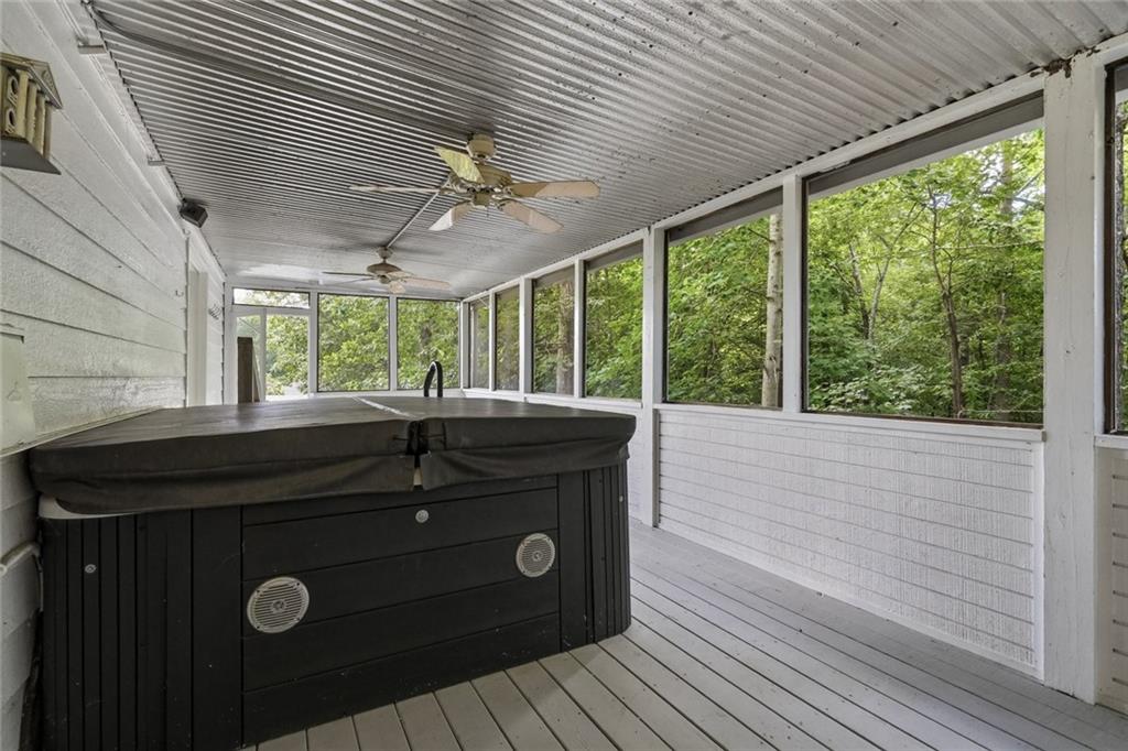 380 Fredricks Cove