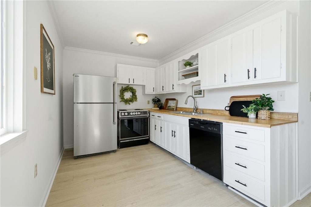 380 Fredricks Cove